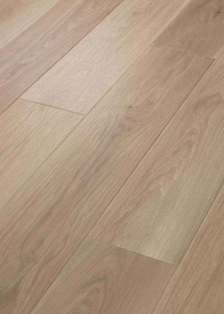 Flooring: light plank closeup