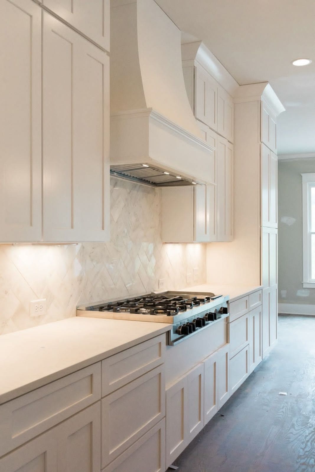 Kitchen remodel: range hood cooking wall