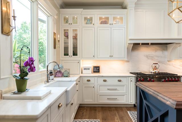 Kitchen remodel: navy island farmhouse sink
